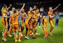Dutch National Team Celebrates Victory in the Locker Room with Viva Hollandia news-07072024-015424