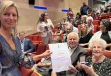 Onderscheiding voor 107-jarige Holocaustoverlevende in Amsterdam news-23092024-160423