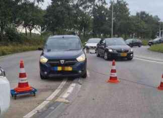 Automobilist botst tegen verkeersregelaar bij defecte auto. news-27092024-083615