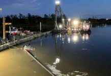 Tweede poging om gezonken schip in Borgharen los te krijgen mislukt news-17102024-091323