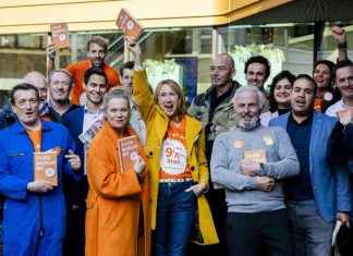 Demonstratie schrijvers en sporters tegen btw-verhoging news-04112024-171710