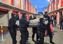 Politie arresteert verdachten bij grootschalige actie tegen smokkelnetwerk politie-arresteert-verdachten-bij-grootschalige-actie-tegen-smokkelnetwerk