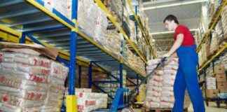 rechtbank-vernietigt-ontslag-magazijnmanager-kent-schadevergoeding-toe