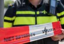 Politie schiet twee gewapende verdachten neer tijdens achtervolging in Rotterdam. politie-schiet-twee-gewapende-verdachten-neer-tijdens-achtervolging-in-rotterdam