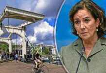 Amsterdammers verdeeld over linkse college: Ontevredenheid groeit amsterdammers-verdeeld-over-linkse-college-ontevredenheid-groeit