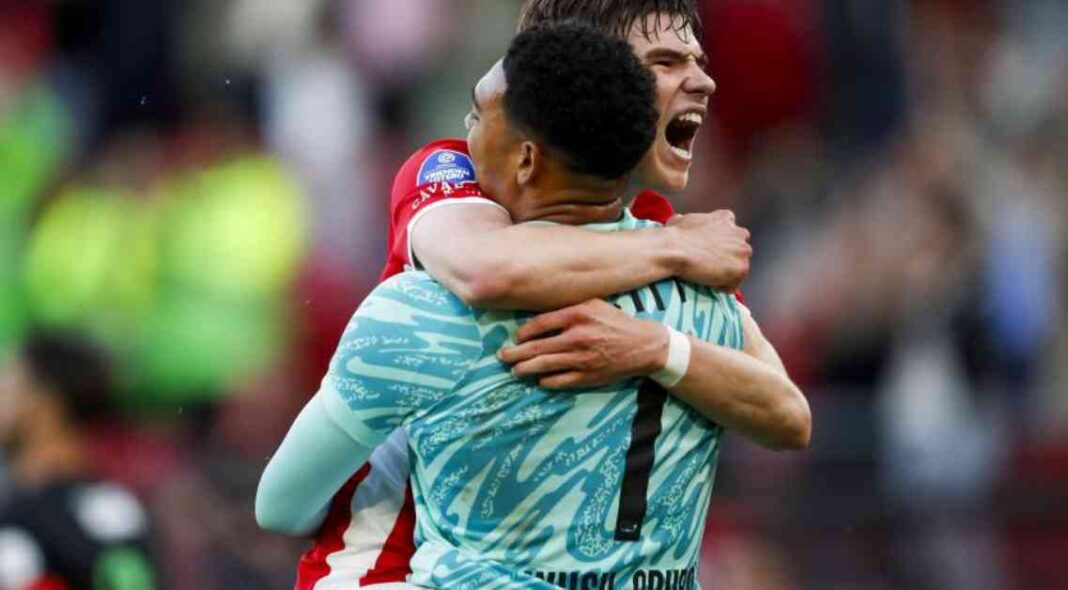 az-alkmaar-verslaat-fc-twente-met-3-2-in-play-offs-finale-europa-league