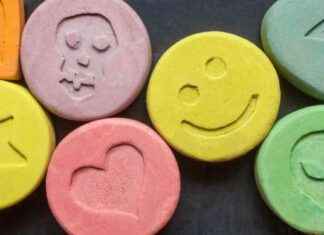 Man gearresteerd met 2 koffers vol ecstasy op Ibiza na ontduiken van Nederlandse douane. man-gearresteerd-met-2-koffers-vol-ecstasy-op-biza-na-ontduiken-van-nederlandse-douane