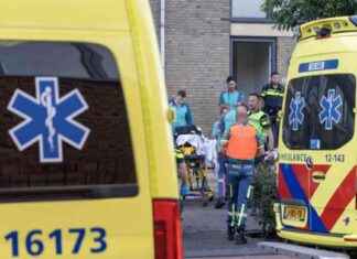 Meerdere gewonden bij steekpartij in Hoofddorp; Agent onder de gewonden meerdere-gewonden-bij-steekpartij-in-hoofddorp-agent-onder-de-gewonden