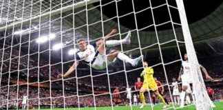 micky-van-de-ven-heldenrol-helpt-spurs-europa-league-winst-tegen-man-united